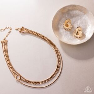 Elegant Gold Necklace and Earring Set
